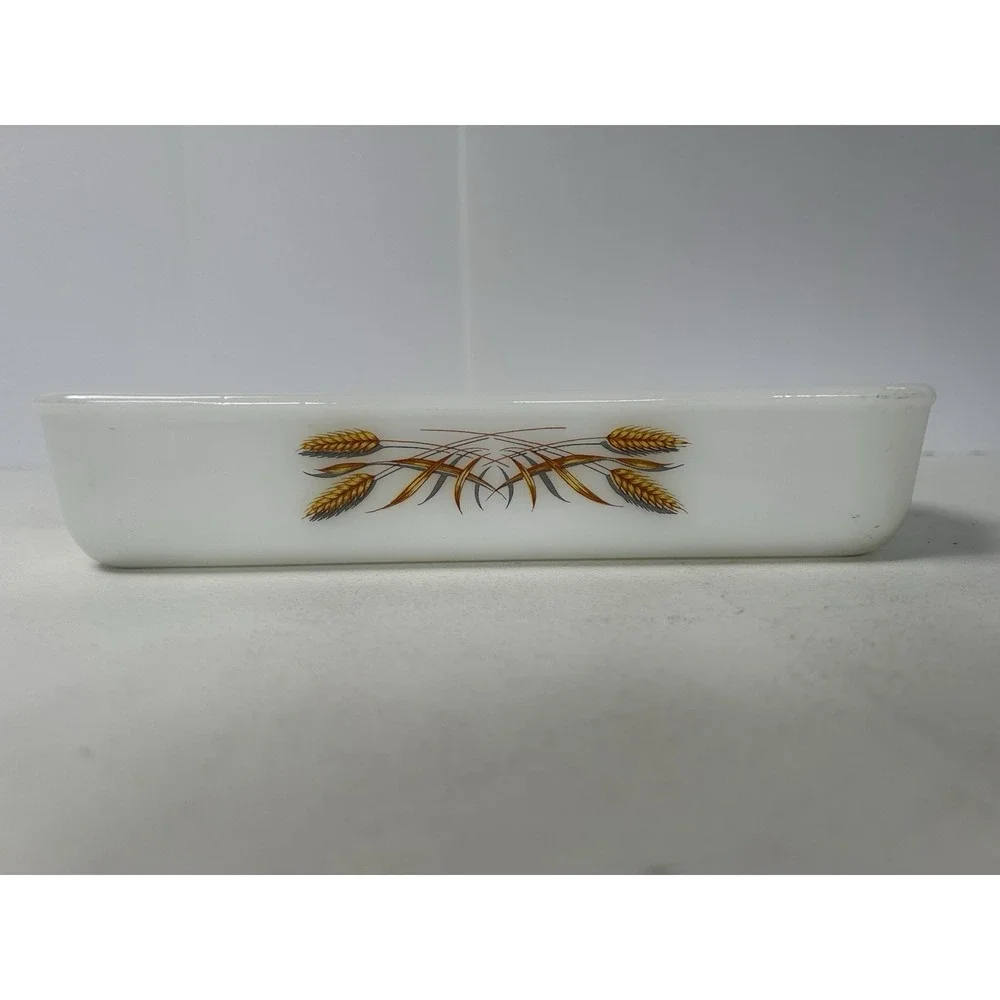 Vintage Fire King Golden Wheat 1 1/2‎ Quart Rectangular Casserole Dish